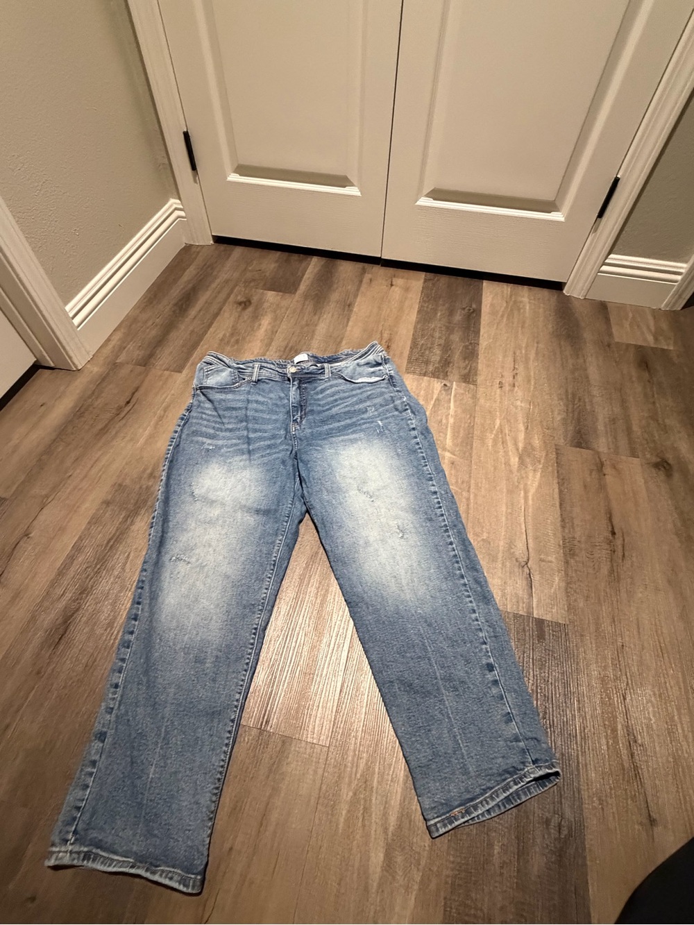Classic High-Rise Light Blue Women's Jeans